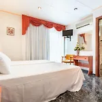 Hotel Canada 3*