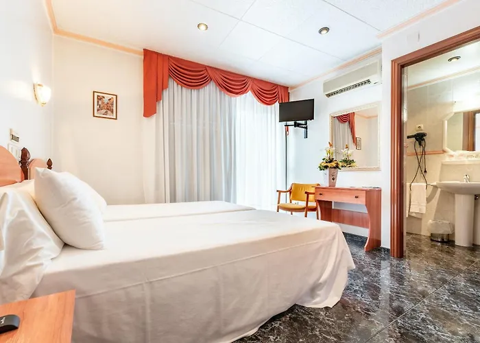 Hotel Canada 3*