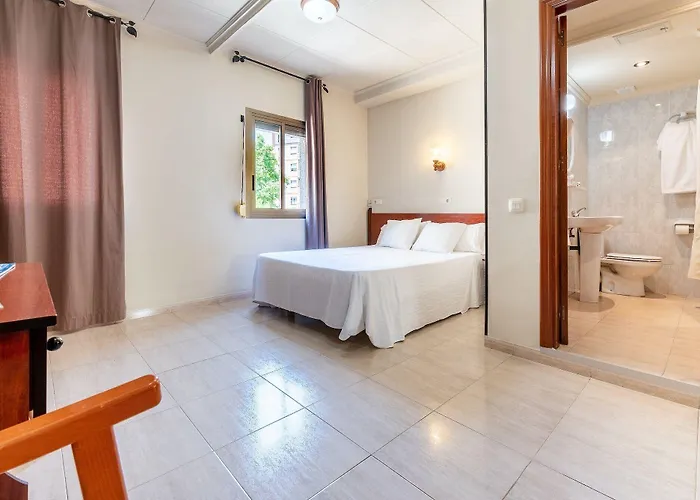 Hotel Canada 3*