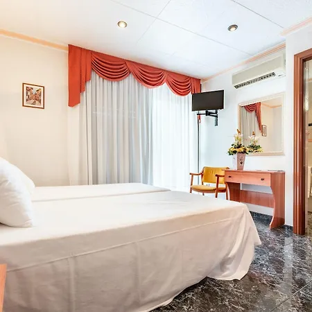 Hotell Canada 3*