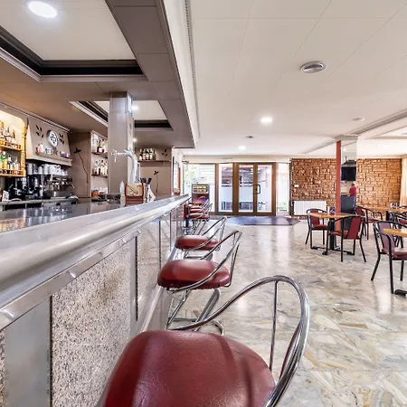 Canada Hotel 3*