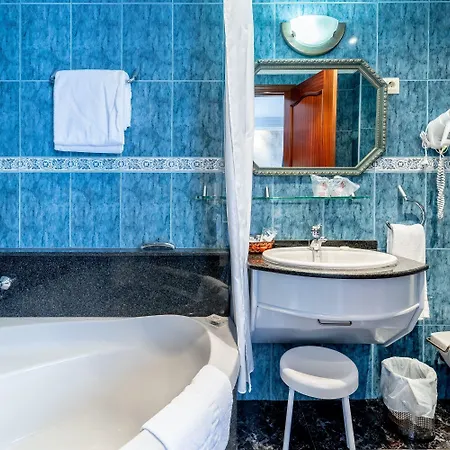 Canada Hotel 3*