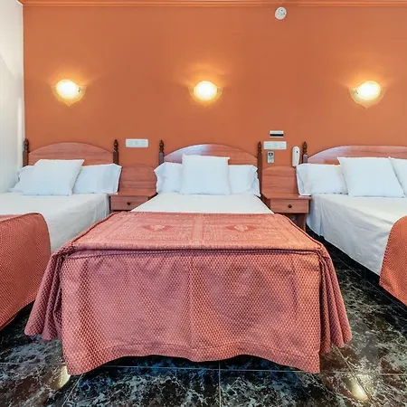 Hotell Canada 3*