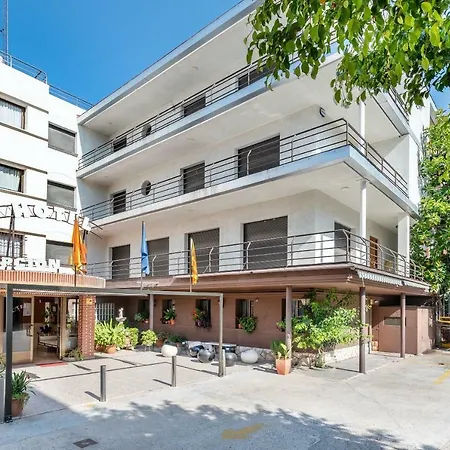 Hotell Canada 3*