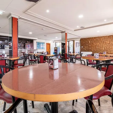 Otel Canada 3*